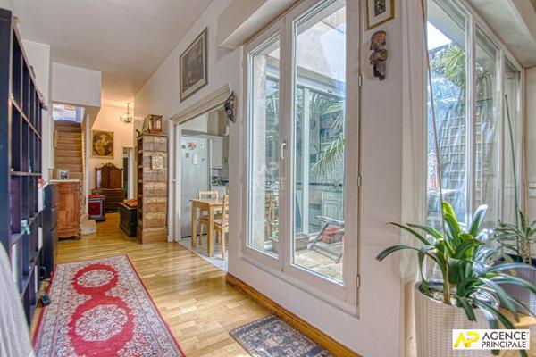 Versailles Notre-Dame Appartement duplex 5 pièces 138m² au sol situé au 3ème et 4ème étage (dernier) avec ascenseur et parking €1 095 000 ** - Référence 27446