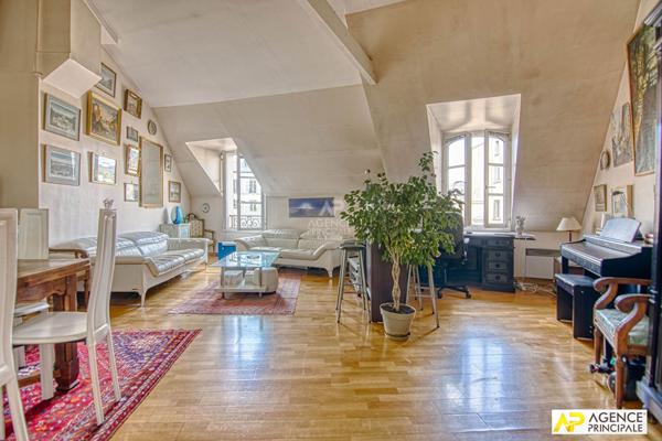Versailles Notre-Dame Appartement duplex 5 pièces 138m² au sol situé au 3ème et 4ème étage (dernier) avec ascenseur et parking €1 095 000 ** - Référence 27446