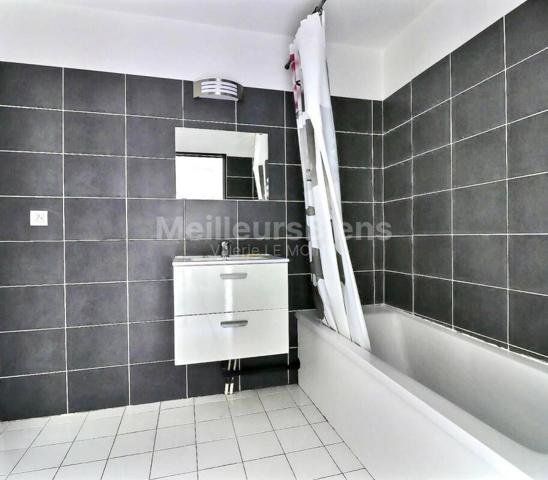 Fréjus proche centre - 4 pièces 90 m2  rez de jardin au calme avec garage