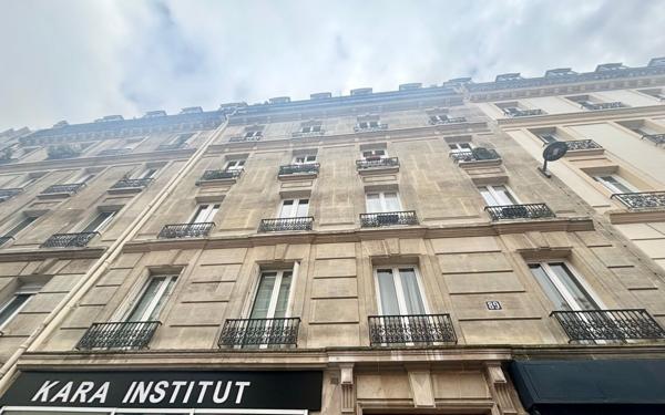Appartement à vendre    3 pièces • 48,17 m2 Paris 18