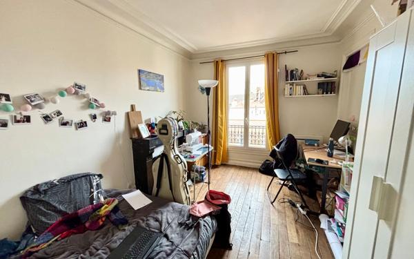 Appartement à vendre    3 pièces • 48,17 m2 Paris 18