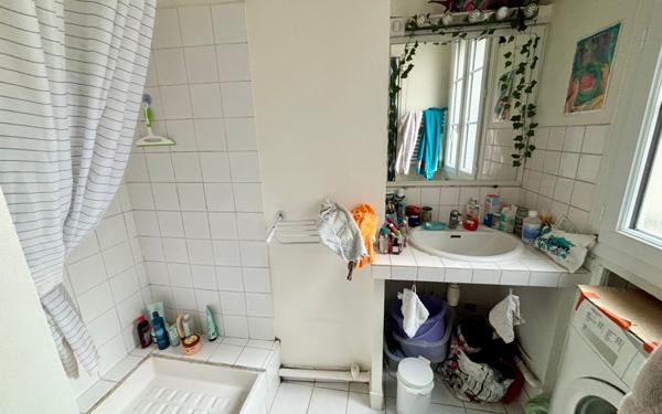 Appartement à vendre    3 pièces • 48,17 m2 Paris 18