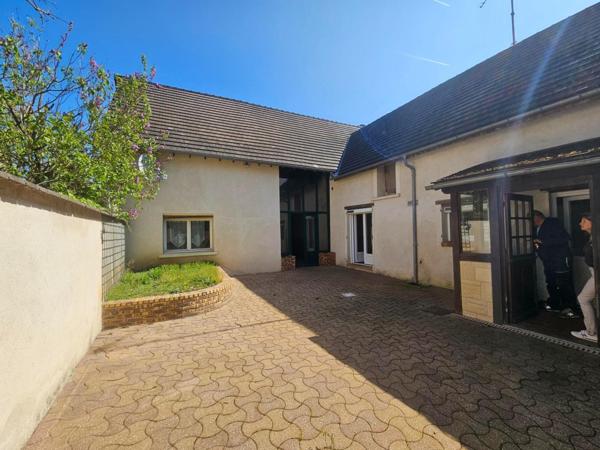 GASNY CENTRE – MAISON AVEC COUR ET DEPENDANCE