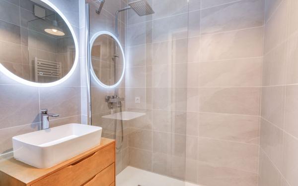 Appartement à vendre    6 pièces • 103,74 m2 Lyon 7