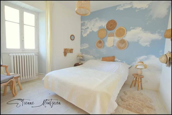 Maison en pierre 5 chambres, terrasse, garage.