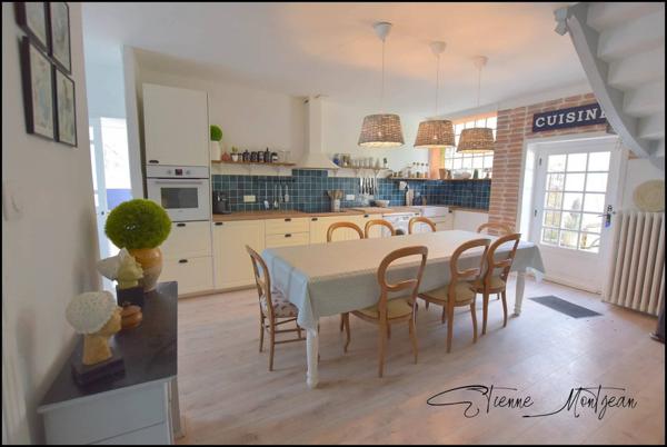 Maison en pierre 5 chambres, terrasse, garage.