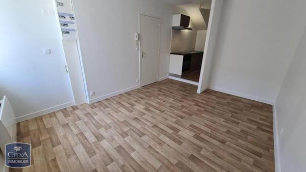 Appartement à louer 1 pièce 21.7m²