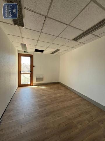 Location local commercial 70m²