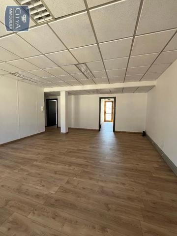 Location local commercial 70m²