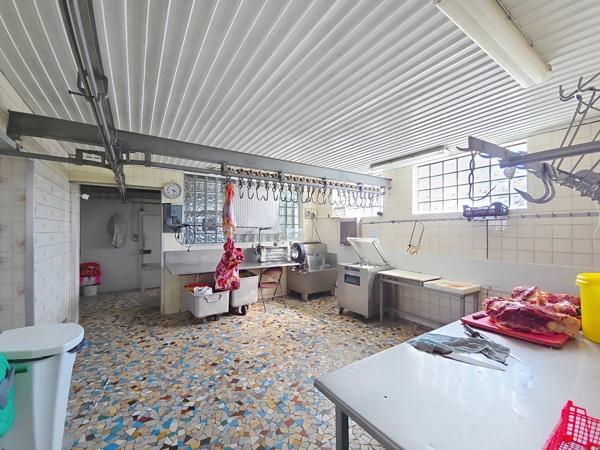 Vente                                                      Fonds de commerce
                        
                     10 pièces                      187 m2                     à Tergnier