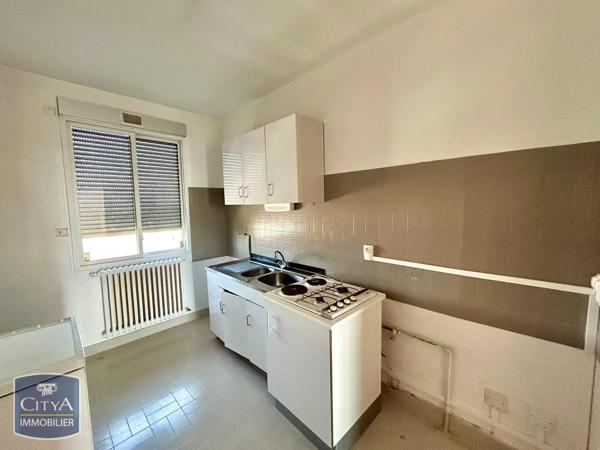Appartement à louer 2 pièces 63.38m² Bourg-en-Bresse (01000)