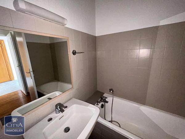 Appartement à louer 2 pièces 63.38m² Bourg-en-Bresse (01000)