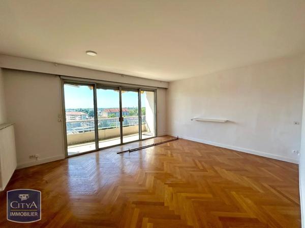 Appartement à louer 2 pièces 63.38m² Bourg-en-Bresse (01000)