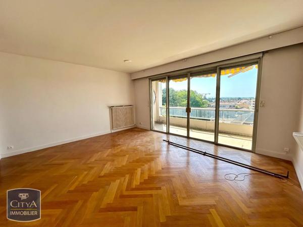 Appartement à louer 2 pièces 63.38m² Bourg-en-Bresse (01000)