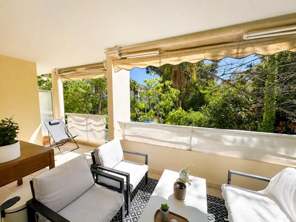 CANNES LA BOCCA / LE CANNET – T2 AVEC GRANDE TERRASSE, PISCINE, PARKING & CAVE