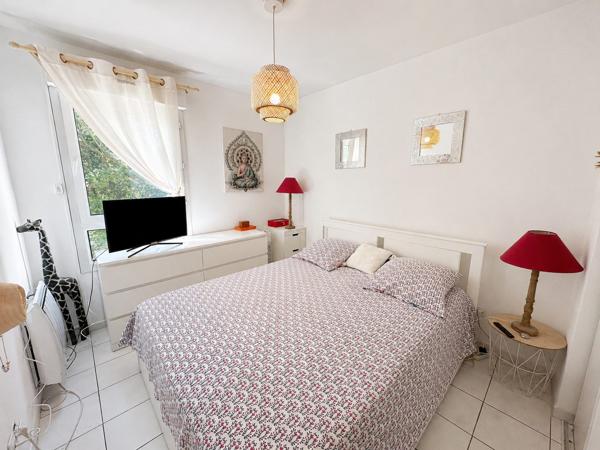 CANNES LA BOCCA / LE CANNET – T2 AVEC GRANDE TERRASSE, PISCINE, PARKING & CAVE