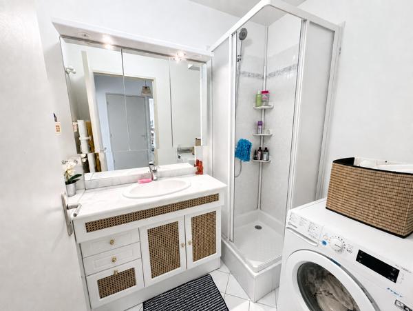 CANNES LA BOCCA / LE CANNET – T2 AVEC GRANDE TERRASSE, PISCINE, PARKING & CAVE
