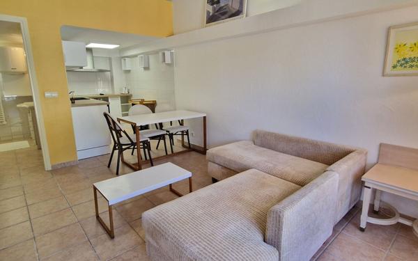 Appartement à louer    2 pièces •  Mandelieu-la-Napoule