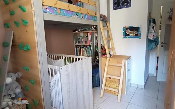 Appartement à vendre    3 pièces • 66 m2 Marseille 12