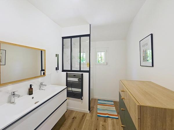 Très belle maison de cinq chambres avec piscine chauffée à quelques minutes du centre de La Baule