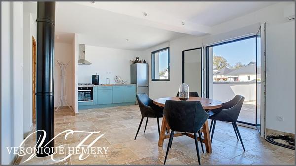 Belle contemporaine avec beaucoup d'aisance et de charme