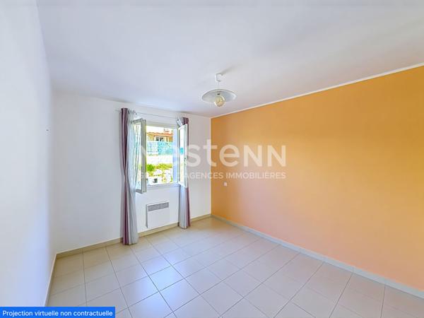 Villa contemporaine T5 de 105 m² avec terrasse, jardin & place de parking, Quartier Réveillon Narbonne 11100