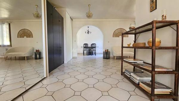 Vente                                                      Maison
                        
                     4 pièces                      84 m2                     à Montlhéry