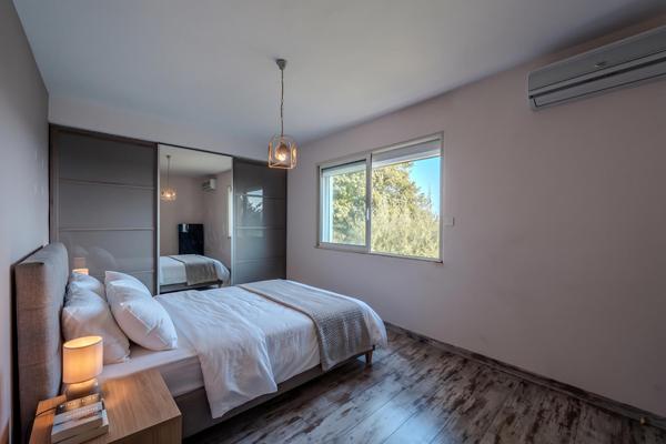 Maison sur les hauteurs avec vue panoramique