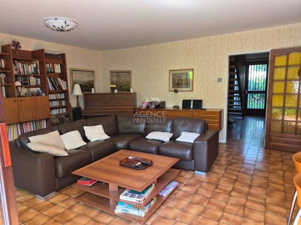 Maison Saint Germain En Laye 7 pièce(s) 140 m2 672 500 € **  - Référence  18517