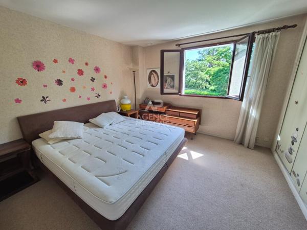 Maison Saint Germain En Laye 7 pièce(s) 140 m2 672 500 € **  - Référence  18517
