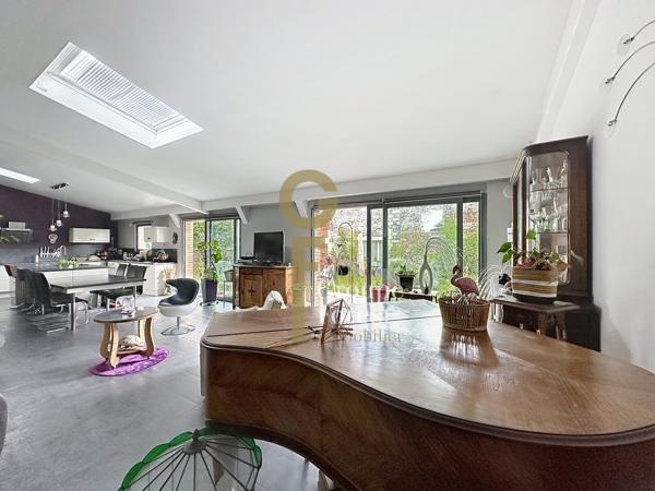HABITATION ATYPIQUE STYLE LOFT AVEC OU SANS PARTIE COMMERCIALE