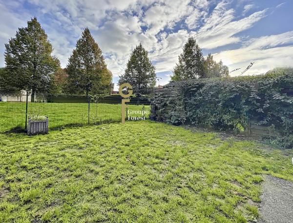 A vendre maison louée avec 3 chambres, un garage et une place de parking