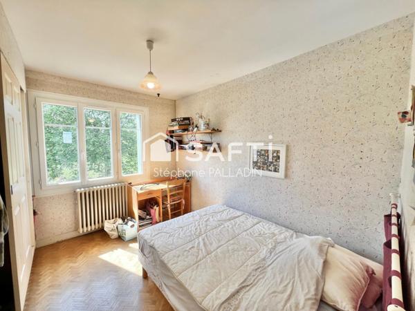 MAISON TRADITIONNELLE 2 LOGEMENTS ET DOUBLE GARAGE