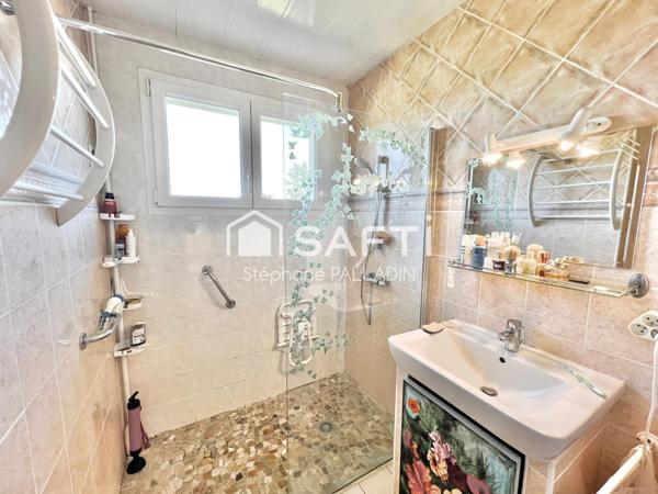 MAISON TRADITIONNELLE 2 LOGEMENTS ET DOUBLE GARAGE