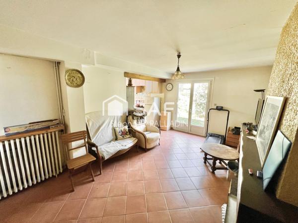 MAISON TRADITIONNELLE 2 LOGEMENTS ET DOUBLE GARAGE