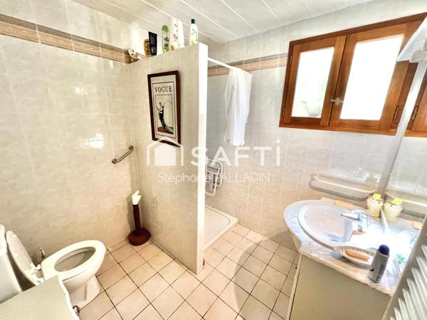 MAISON TRADITIONNELLE 2 LOGEMENTS ET DOUBLE GARAGE