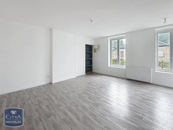 Appartement à louer 2 pièces 39m² Mairieux (59600)