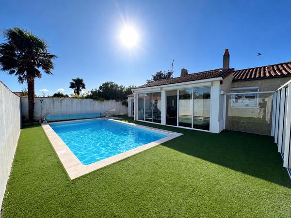 Maison 5 pièces de 200 m2 à FOURAS Fouras