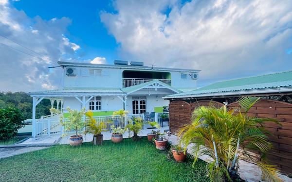 Immeuble à vendre    16 pièces •  Sainte-Anne