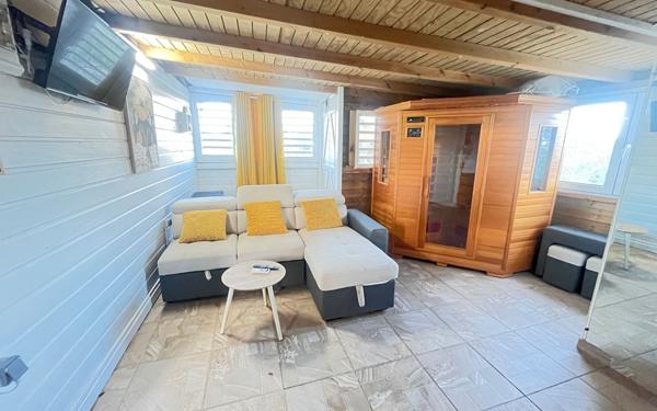 Immeuble à vendre    16 pièces •  Sainte-Anne