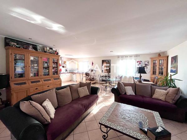 Rare, villa de plain-pied avec piscine