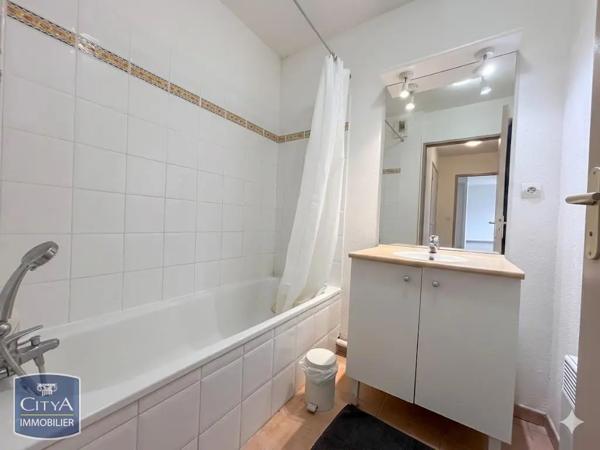 Appartement à louer 2 pièces 41.21m² Carcassonne (11000)
