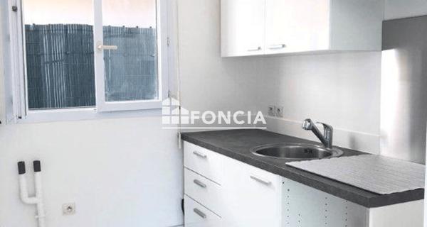 Location Appartement 3 pièces 51.74 m² - Courbevoie 92400