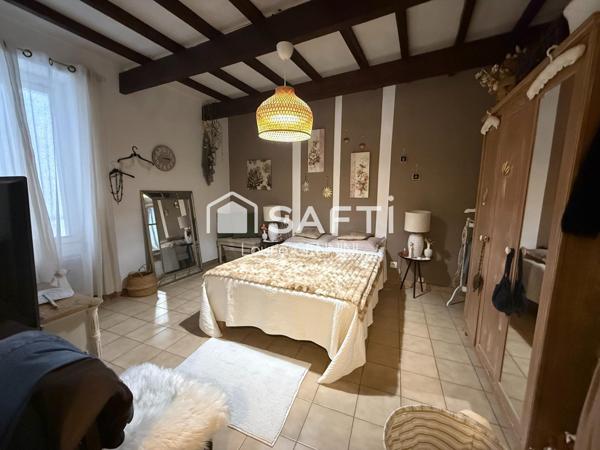 Jolie maison de ville, à proximité des commerces