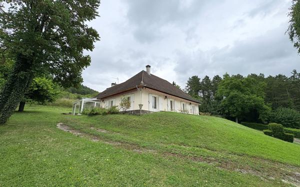 Maison à vendre    5 pièces •  Poissons