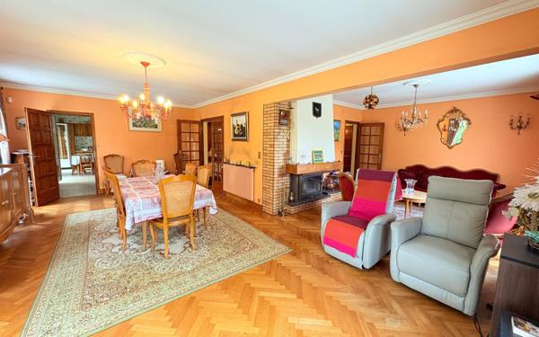 Maison à vendre    5 pièces •  Poissons