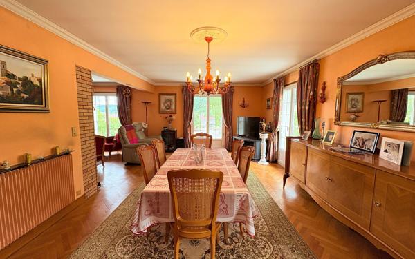 Maison à vendre    5 pièces •  Poissons