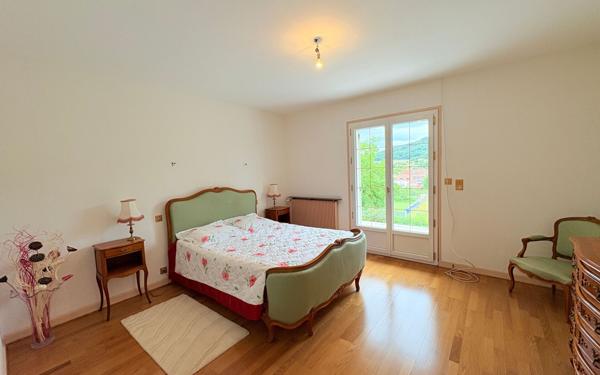 Maison à vendre    5 pièces •  Poissons