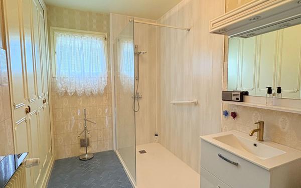 Maison à vendre    5 pièces •  Poissons