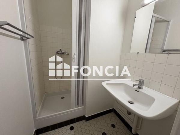 Location Appartement 3 pièces 92.43 m² - 2 QUAI DU PONT NEUF Tours 37000